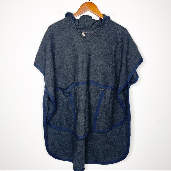 Anthropologie Moth Jolas Hooded Cape Poncho Gray 100% Wool Size S/M - Picture 5 of 13